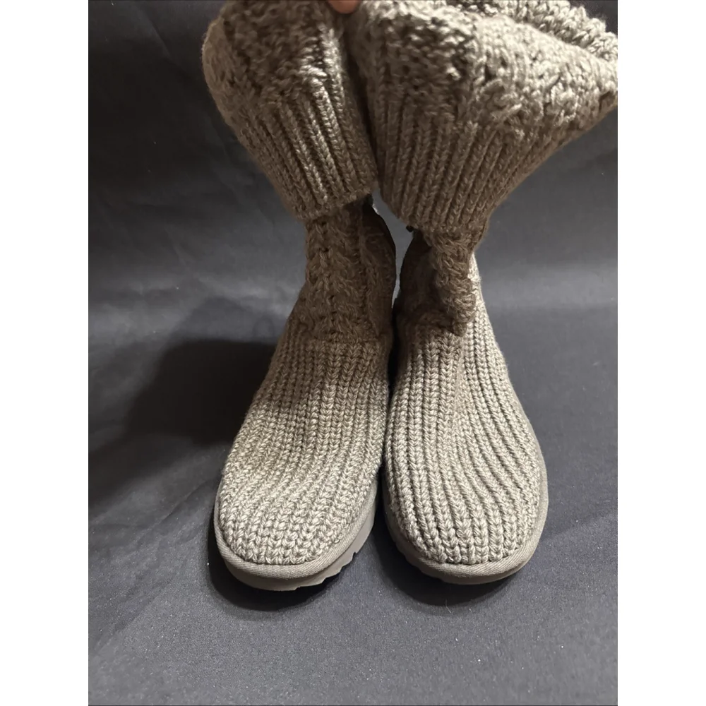 [1146010-GREY] UGG Women's Classic Cardi Cabled Knit Grey Boots Size 5